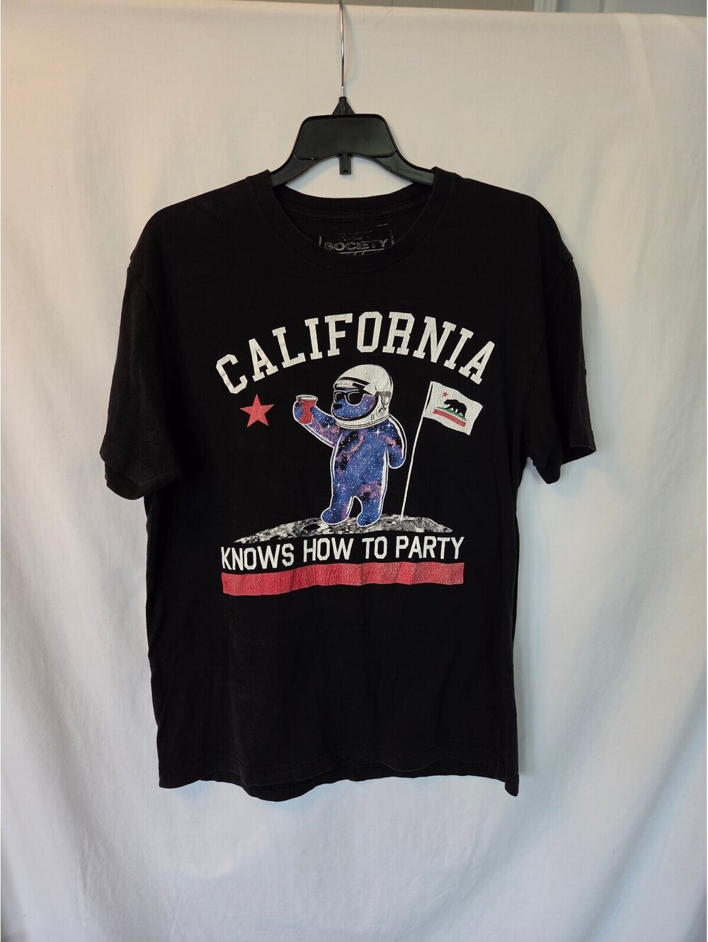 No Society California Knows How to Party Black Graphic T-Shirt Medium